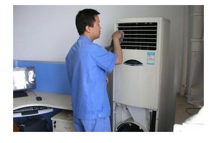 桂林海信柜式空调室内机清洗